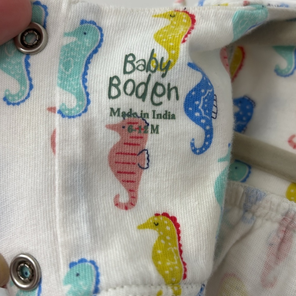 Baby Boden- EUC dress with matching bloomers. Size 6-12 months - Picture 4 of 4